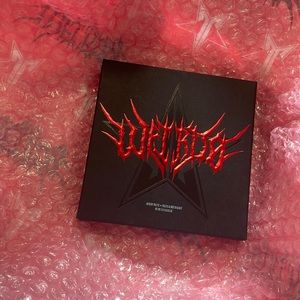 WEIRDO JEFFREE STAR EYESHADOW PALLET